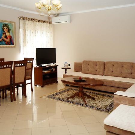 New Bazaar Bliss Apartment Tirana Bagian luar foto