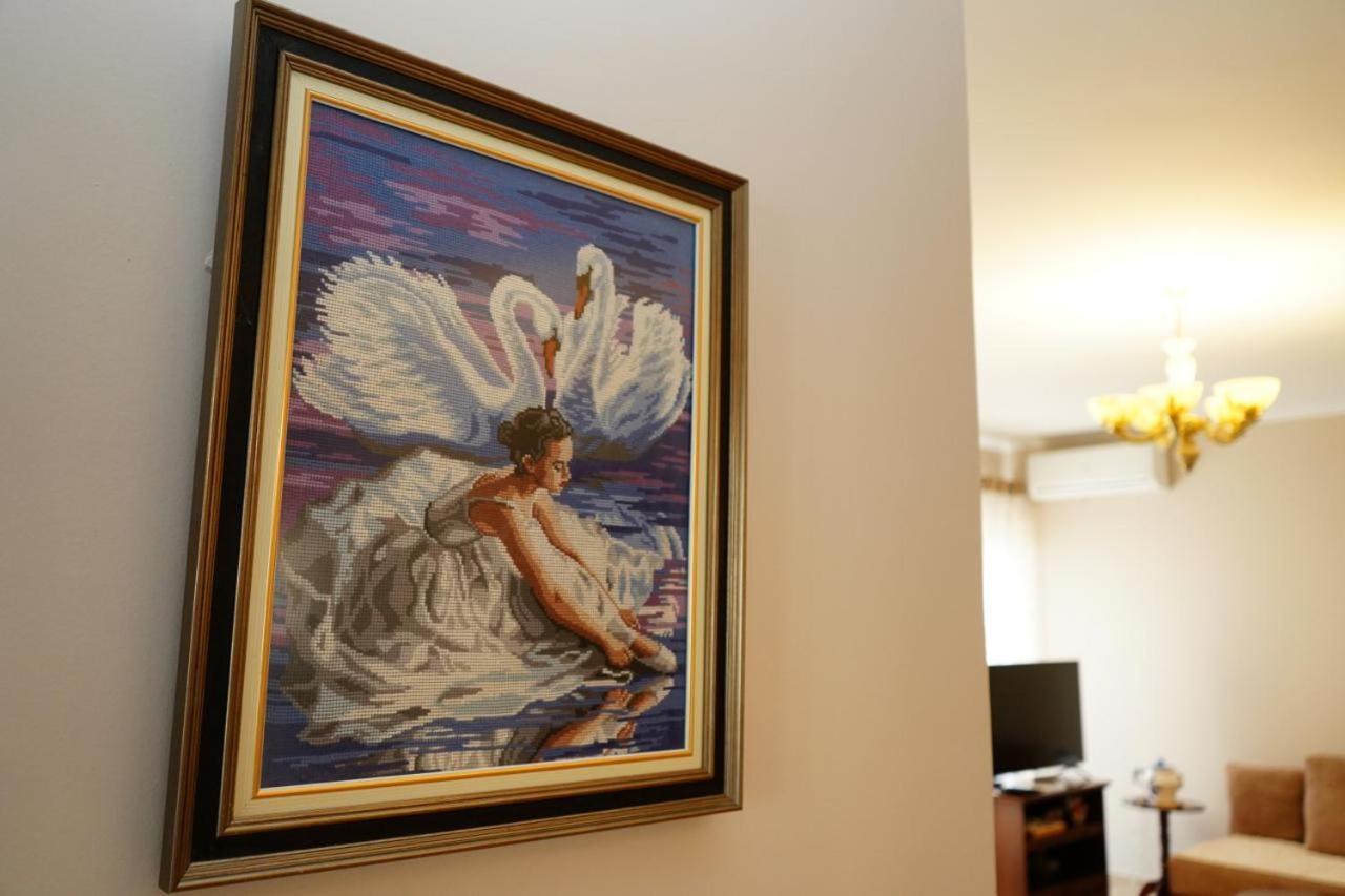 New Bazaar Bliss Apartment Tirana Bagian luar foto