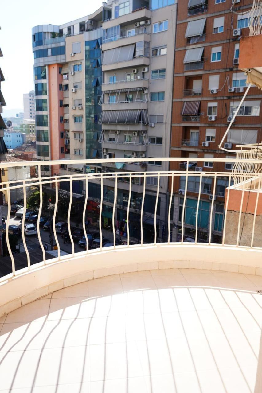 New Bazaar Bliss Apartment Tirana Bagian luar foto