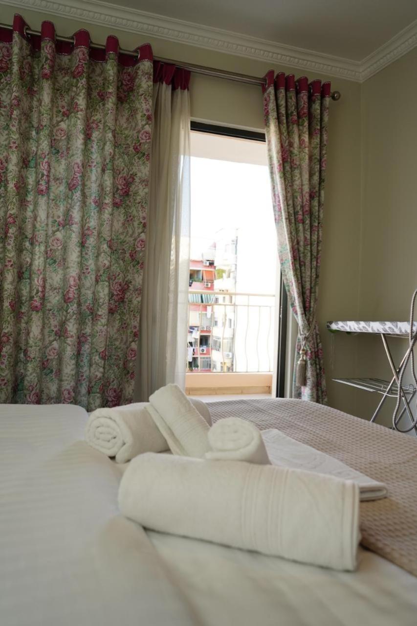 New Bazaar Bliss Apartment Tirana Bagian luar foto