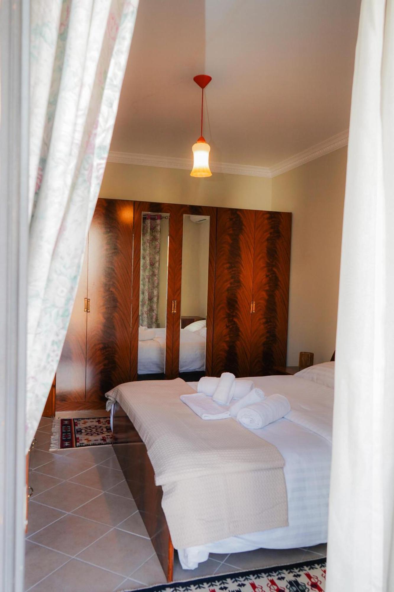 New Bazaar Bliss Apartment Tirana Bagian luar foto